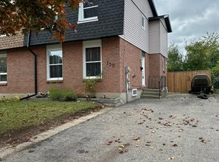 130 Sekura Cres, Cambridge, ON N1R 7E9