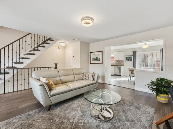 2341 Parkhaven Blvd #8, Oakville, ON L6H 7S5