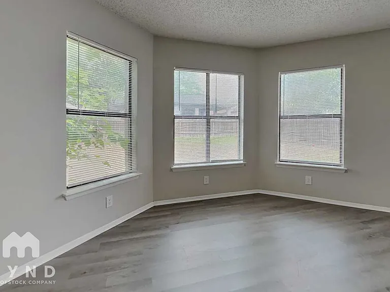 8031 Manderly Pl — Photo 8