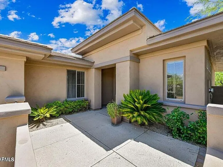 7585 E Balao Dr — Photo 4
