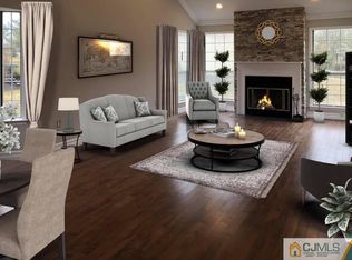 9B Hillsborough Dr, Monroe Township, NJ 08831