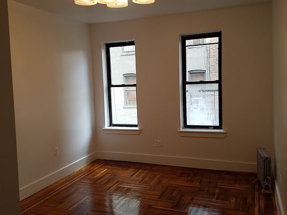 4th image of 3025 Holland Ave #4
