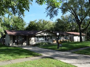 27 Waban Ct, Schaumburg, IL 60193