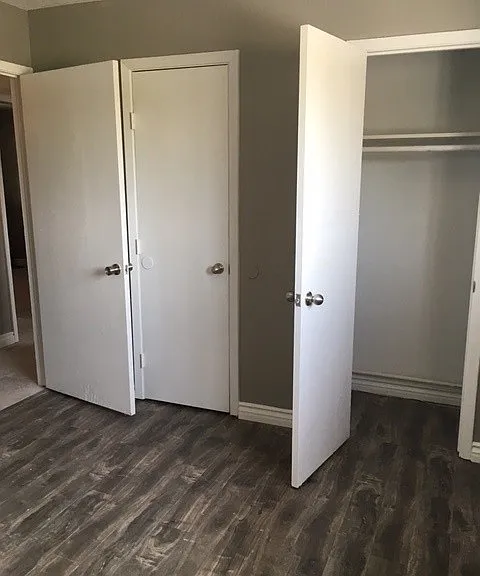 Western Oaks Apartments — Photo 16