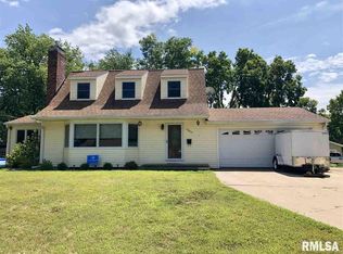 1307 3rd St, Camanche, IA 52730