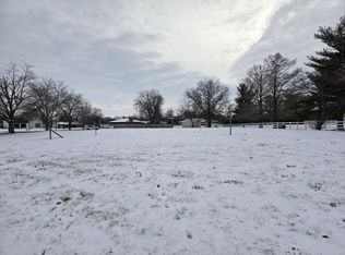 108 N Regency Dr, Bloomington, IL 61701