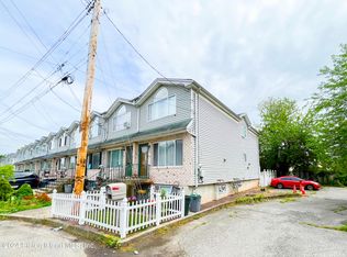 94 Confederation Pl, Staten Island, NY 10303