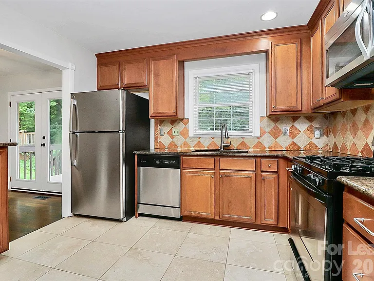 6133 Colchester Pl — Photo 26