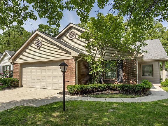 2nd image of 8752 Saddle Ct