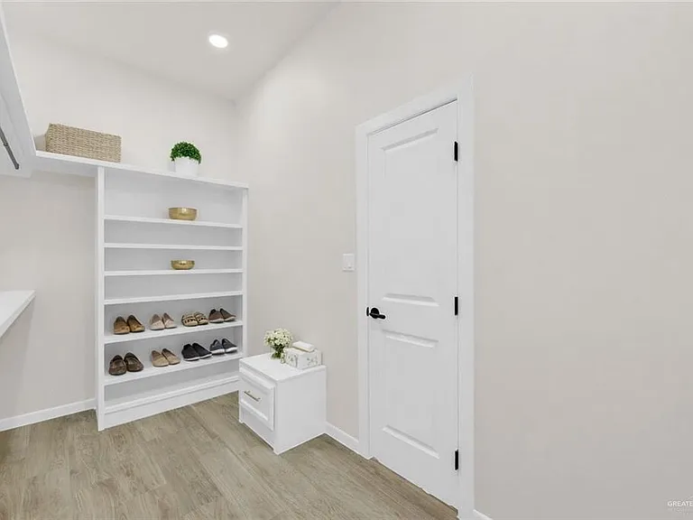 8015 N 48th Ln — Photo 15