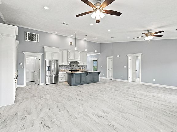 4th image of 255 Tommys Ln
