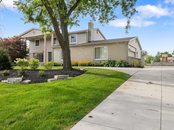 2557 Sandy Creek Dr, Shelby Township, MI 48316