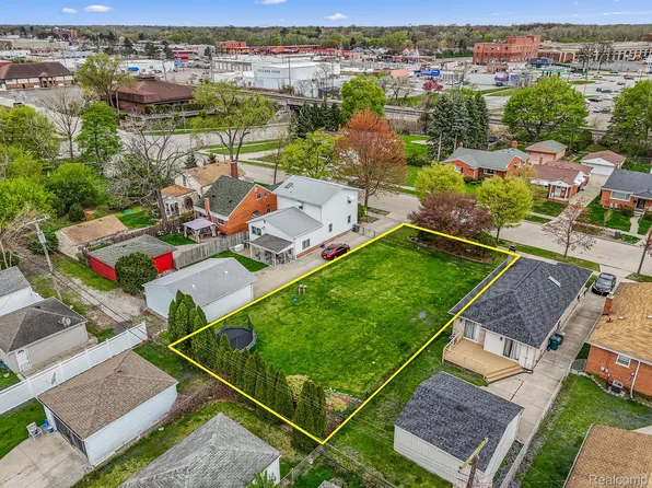 23323 Park St, Dearborn, MI 48124