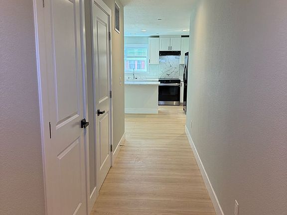 5th image of 644 Green St Unit B