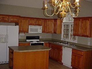 2nd image of 183 Linview Dr