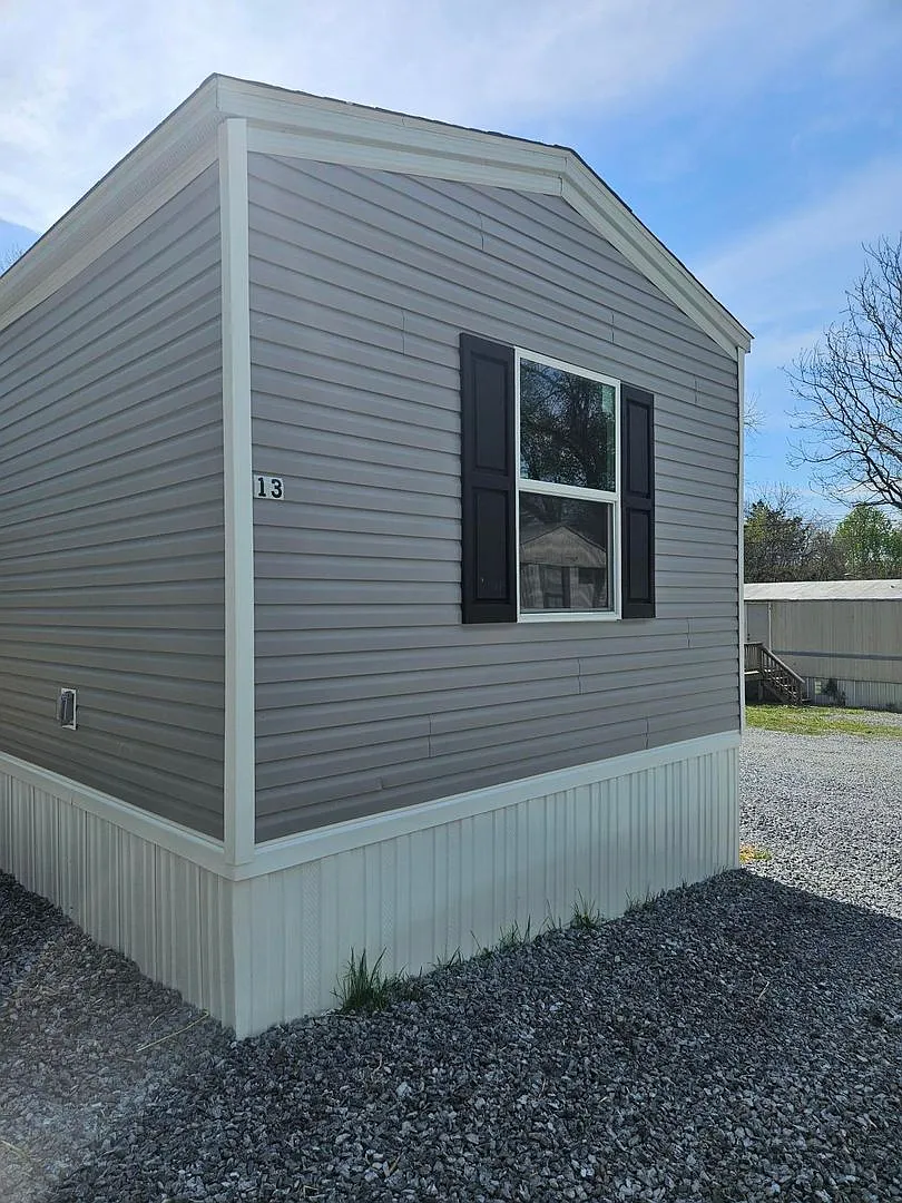 Find Your Next Pet-Friendly Home in Johnson City New & Budget-Friendly Options — Photo 2
