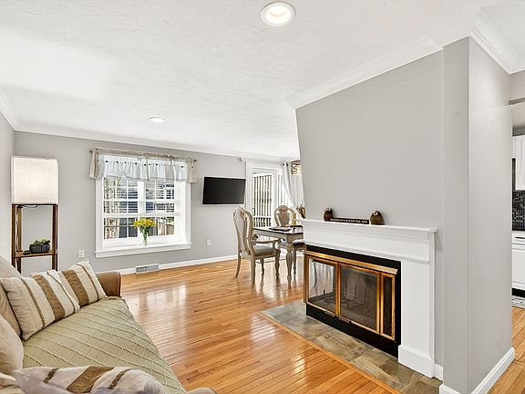 4th image of 110 Ridgefield Cir #C