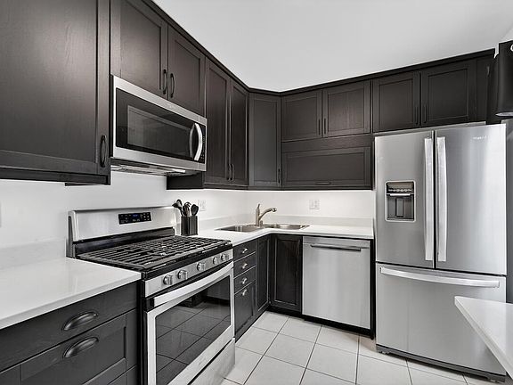 4th image of 2603 Coolidge AVENUE