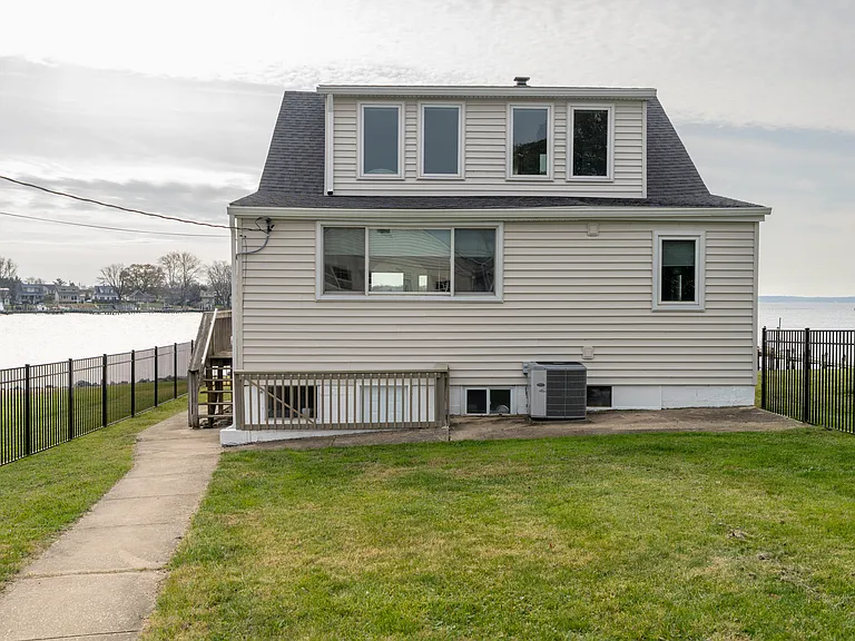 7609 Iroquois Ave — Photo 2