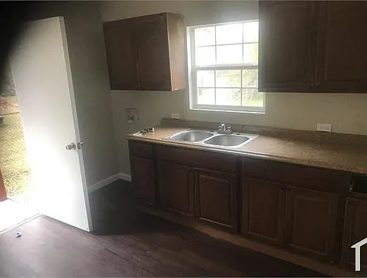 1707 Dakar St — Photo 5