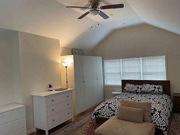 Bedroom/office/Recreation 