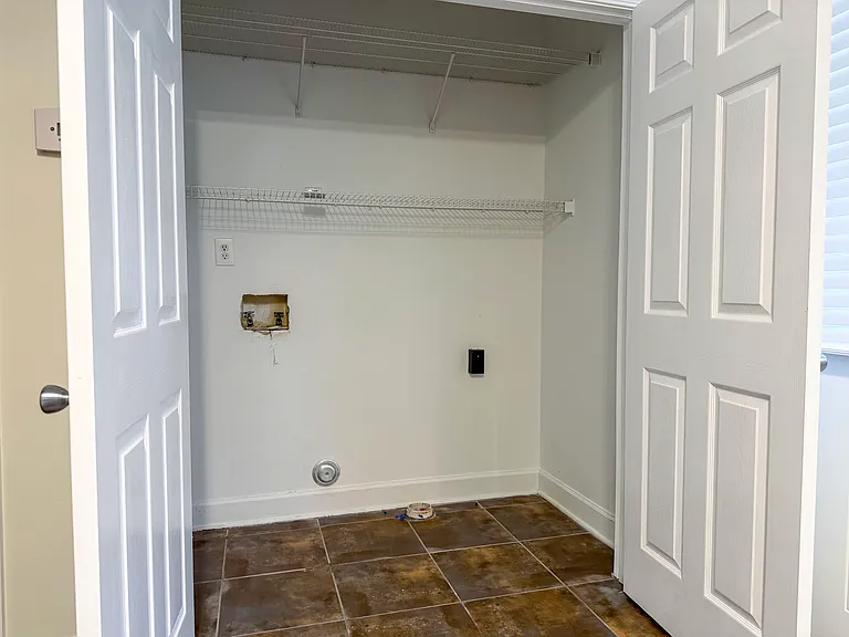 112 Sheffield Ct — Photo 11