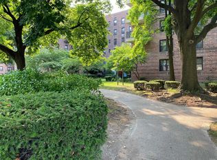 224-24 Union Tpke #4H, Oakland Gardens, NY 11364