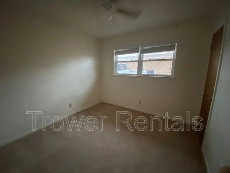 2620 Cambridge St — Photo 24