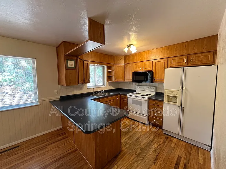 15080 Deby Dr — Photo 16