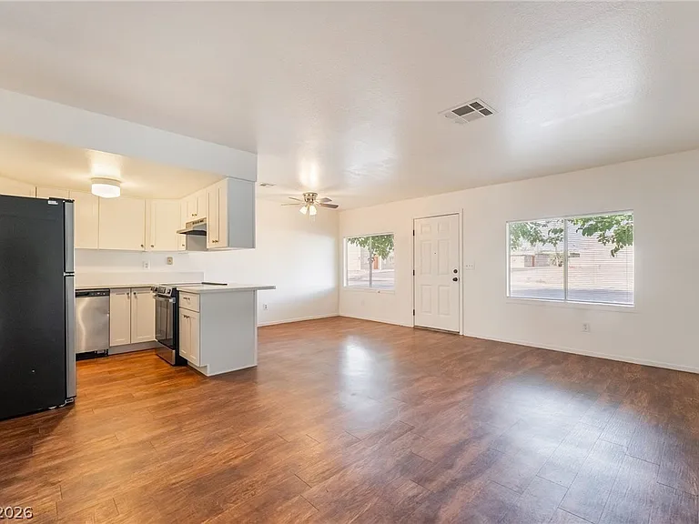 1611 E Harmon Ave #3 — Photo 7