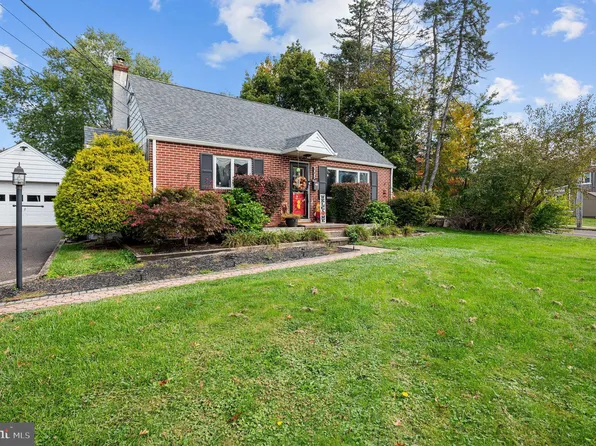 305 E Walnut St, Perkasie, PA 18944