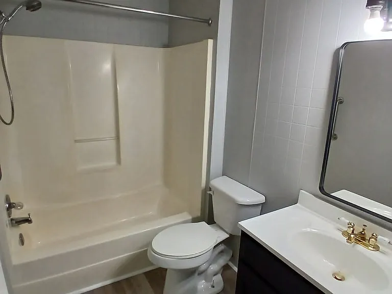 Full bathroom