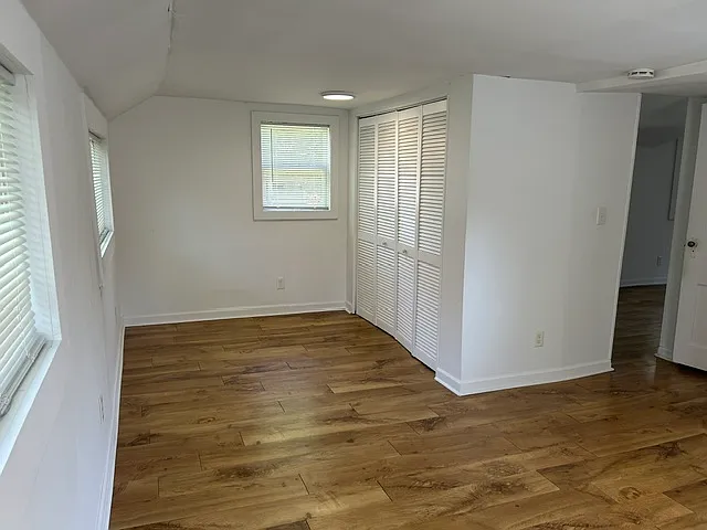 307 W Ells Ave — Photo 17