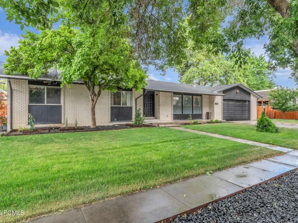 5629 S Laurelwood St, Holladay, UT 84121