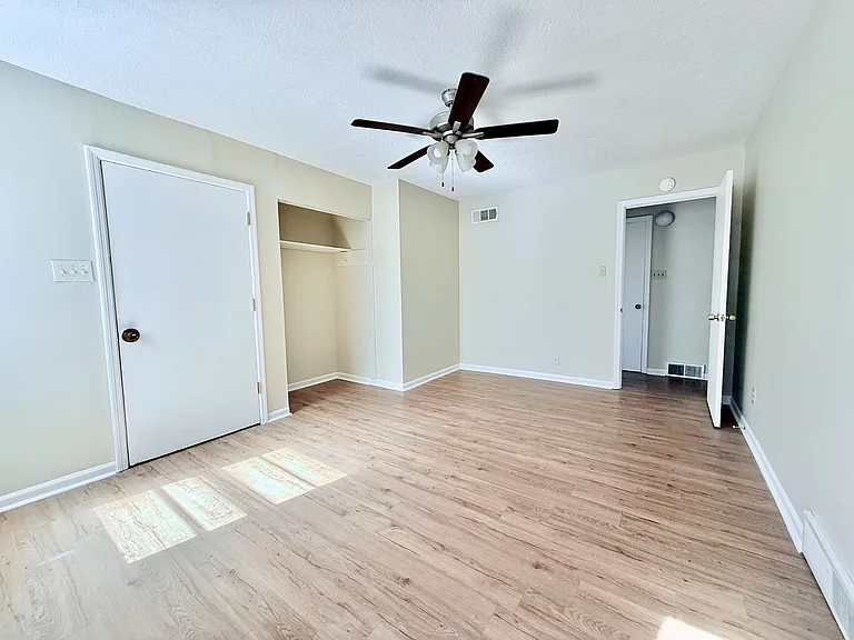 5042 Alrose Ave — Photo 3