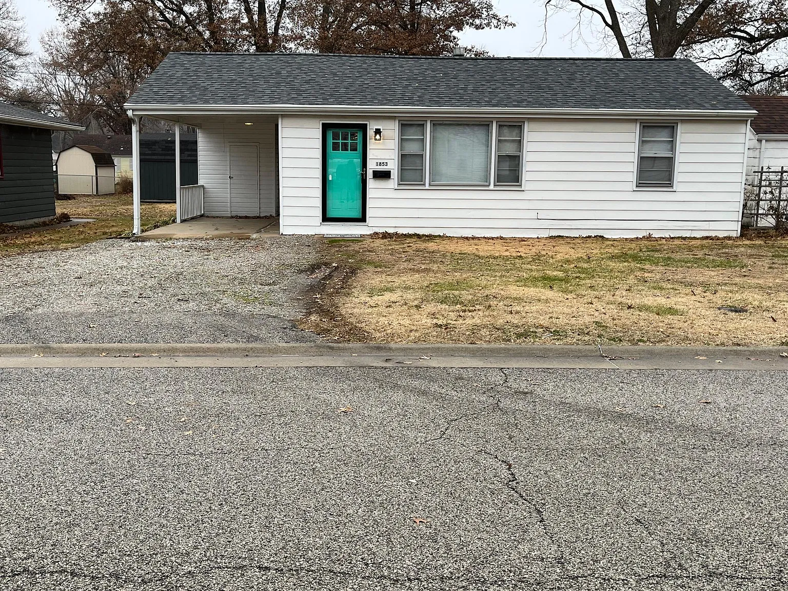 1853 E Belle Ave photo 1