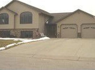 215 Park Dr, Lewiston, MN 55952