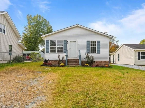 403 Ridgecrest Dr, High Point, NC 27262