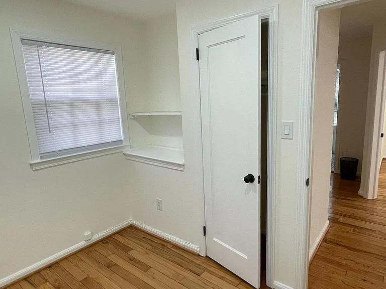 2924 Marshall St — Photo 21