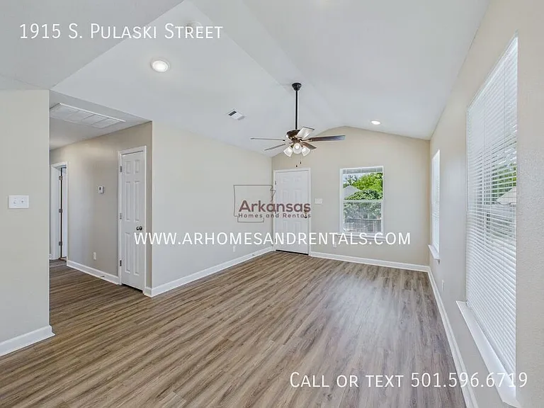 1915 S Pulaski St — Photo 2