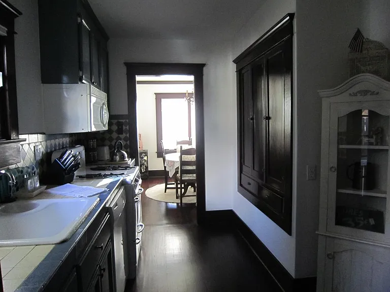 312 Manhattan Ave — Photo 6