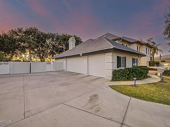 3rd image of 4402 E INDIGO BAY Drive