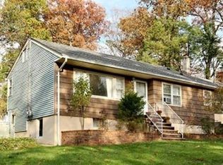 3 Winters St, Oakland, NJ 07436