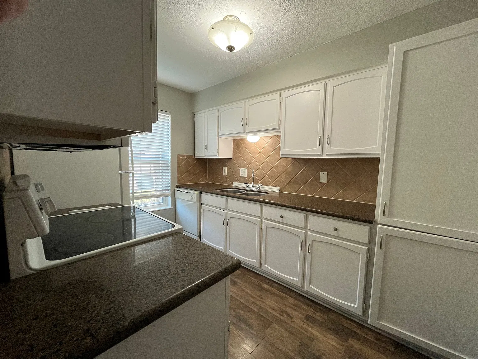 2 bed, 2.5 bath, 1192 sqft, $1,650 — Photo 4