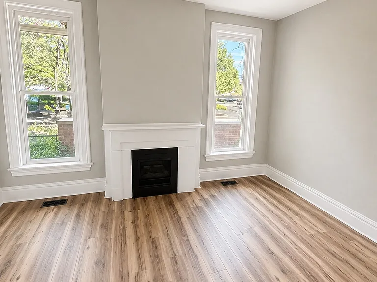 35 Clark Pl — Photo 3