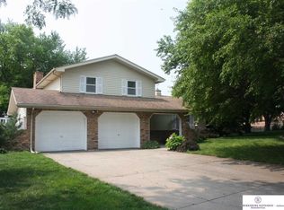 13023 Old Cherry Cir, Omaha, NE 68137