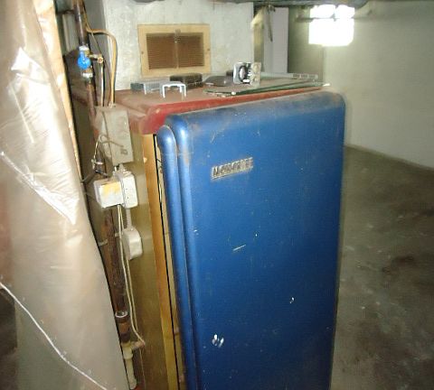 3rd image of 220 E Lucius Ave