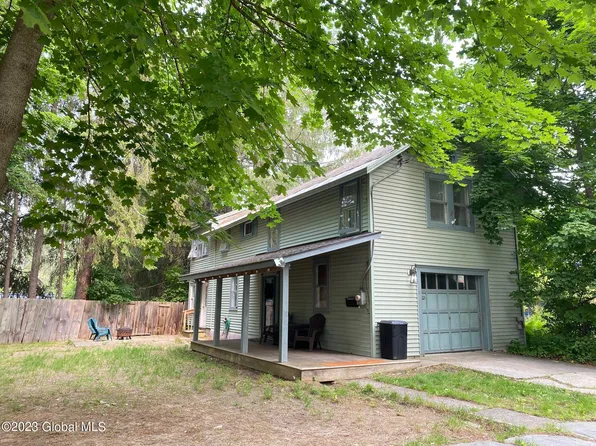 3 St. Luke's Place, Cambridge, NY 12816