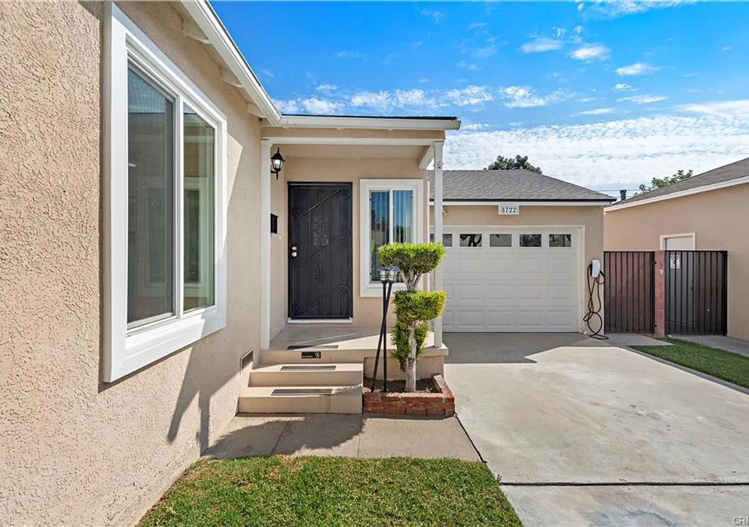 Charming Lakewood Home — Photo 3