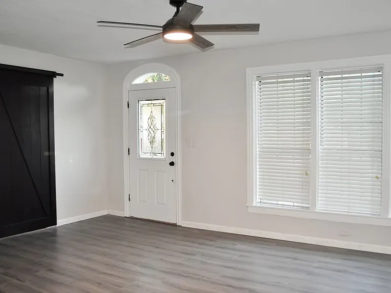 114 Yates St — Photo 4